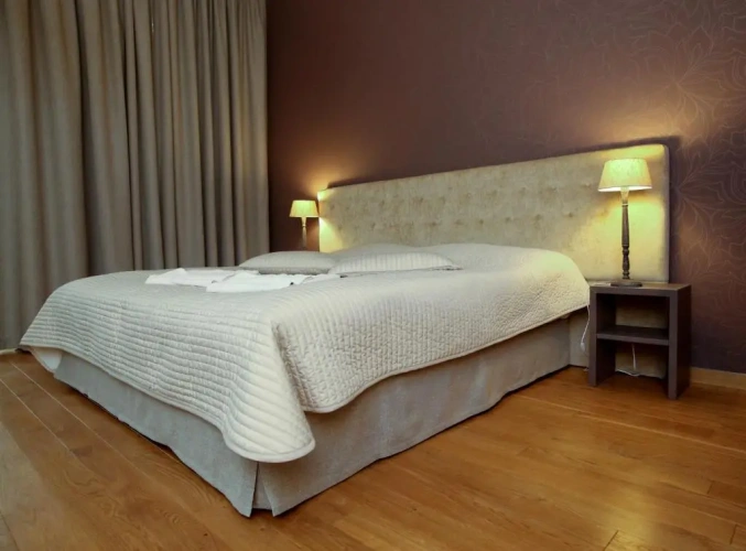 1 Bedroom Apartment with balcony