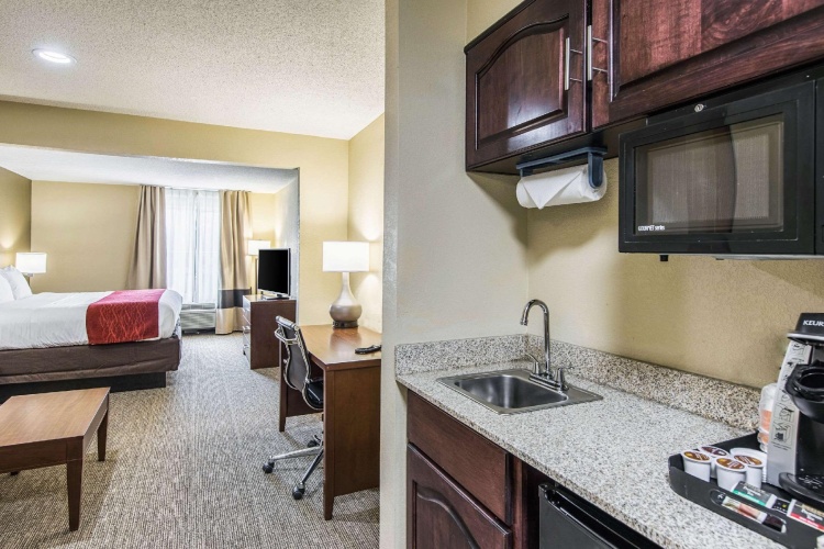 Quadruple Suite