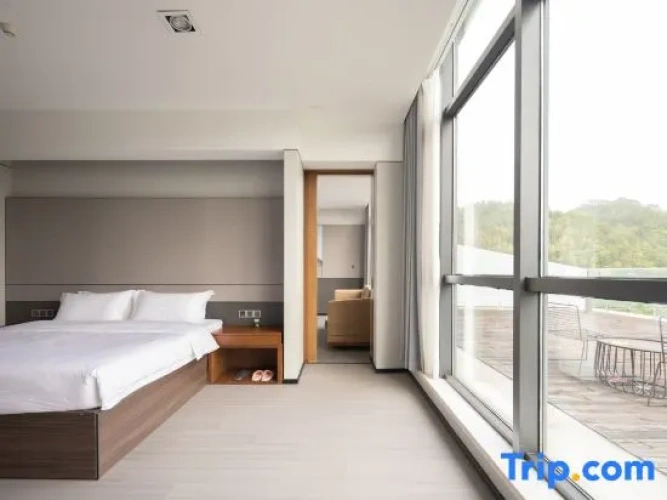 2 Bedrooms Business Suite