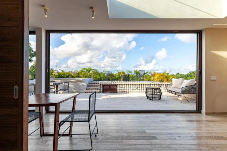 407 Stunning penthouse apartment for 2