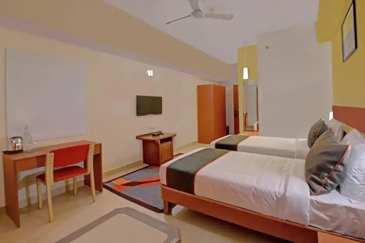 Collection O 40332 Hotel Casa Meridian