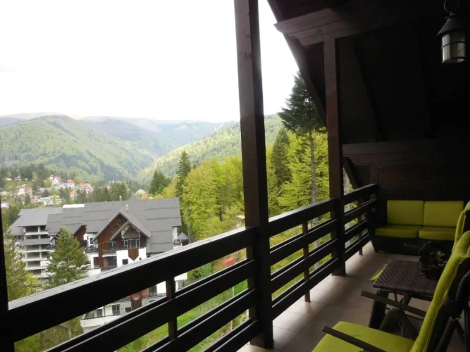 2 Bedrooms Apartment with mountain view
