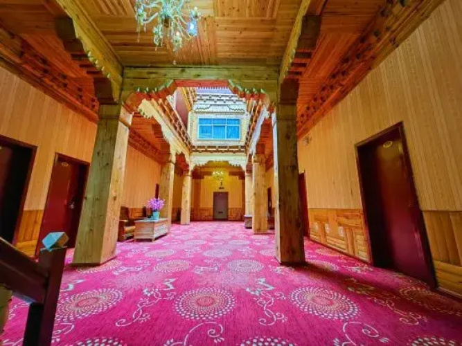 Heqing Linka Hotel