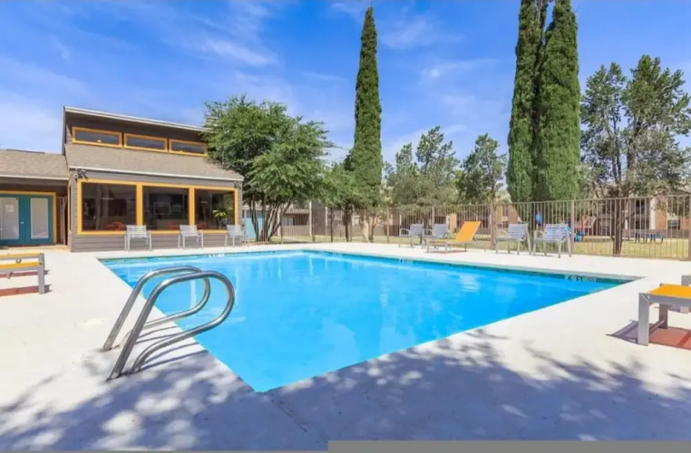 Midland Condo With Pool