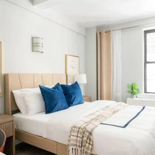 73-201 New 1BR 1bth UWS Doorman Gym
