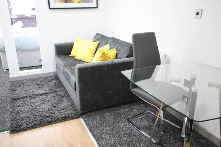 Halifax House, Studio Apartment 214