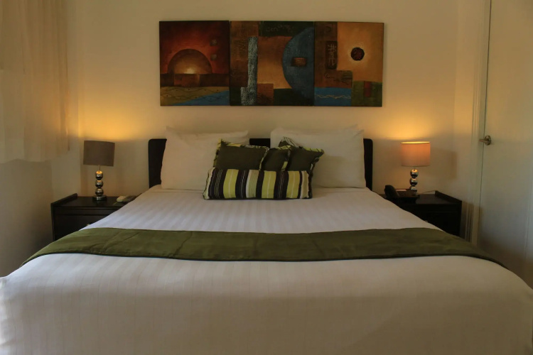 Albrook Inn