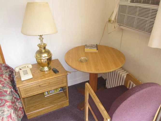 Pinecrest Motel