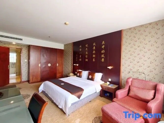 Deluxe Double Suite