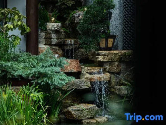HETING·Awa Beauty | Neochinois Art Space Resort Hotel (Lijiang Ancient Town Branch)