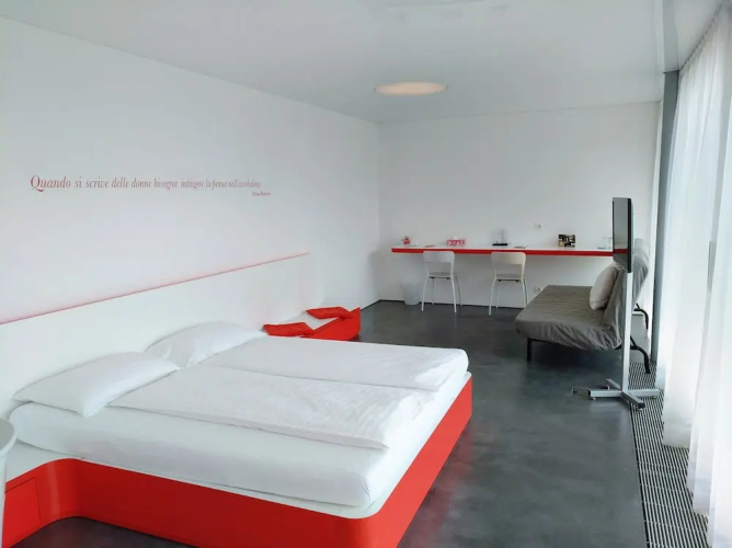 Chromotel