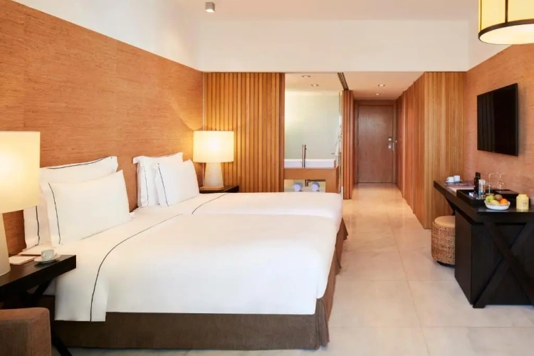 2 Bedrooms Standard Family room