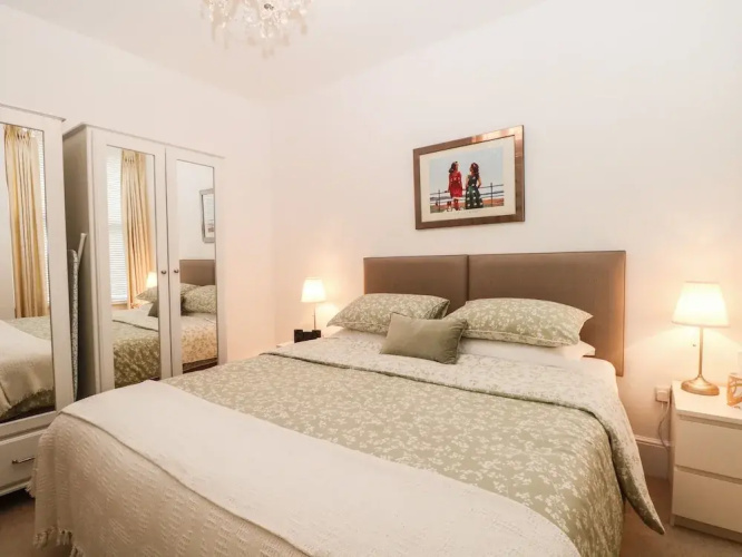 2B Cavendish Villas