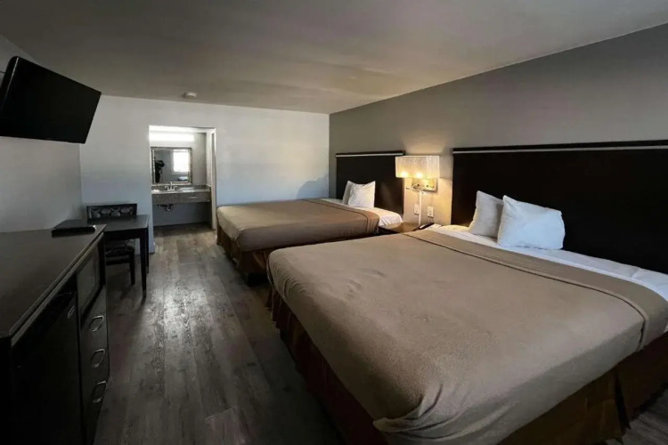 Motel 6 Artesia, CA