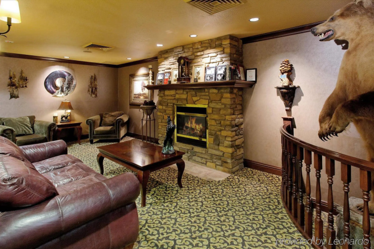 The Evergreen Hotel photo 12
