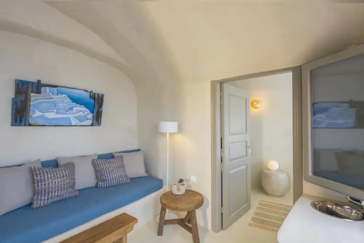 Oia Waves by SV