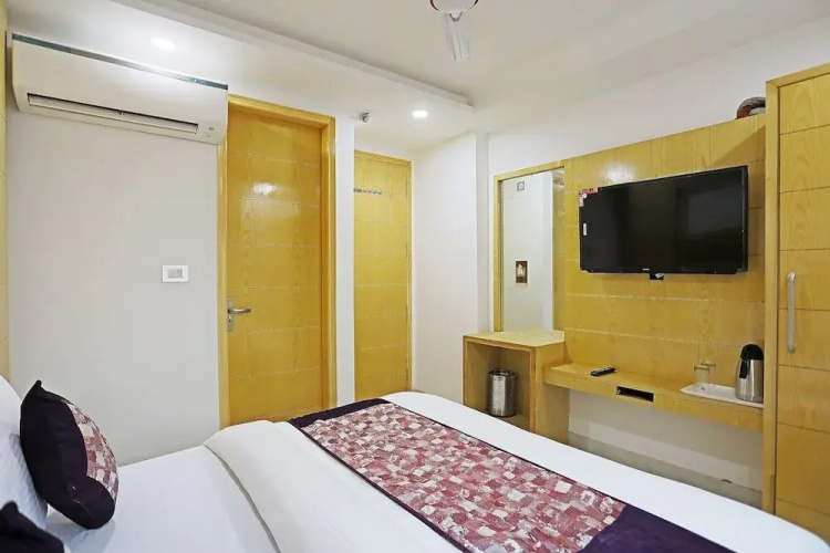 Hotel Kuber International