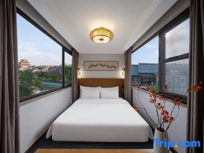 Standard Double room with view