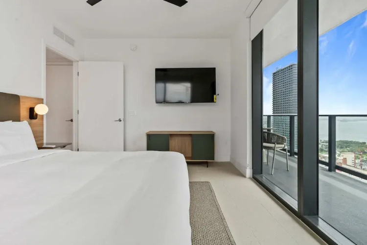 Bayside Breeze Downtown Luxury Tower Pool Gym