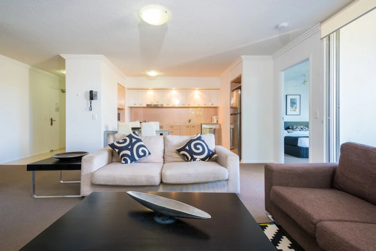 126 Chancellor Lakeside