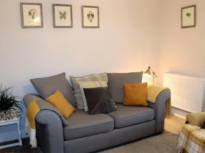 Manor Farm Cottage - Pet friendly