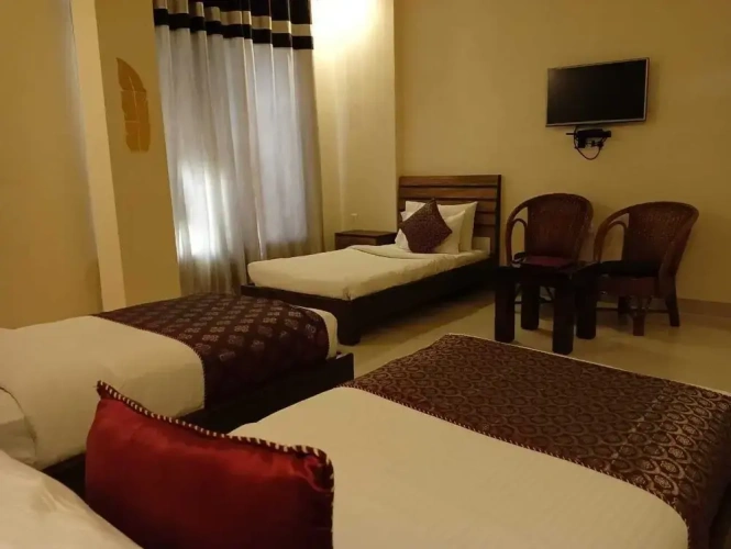 Standard Triple room