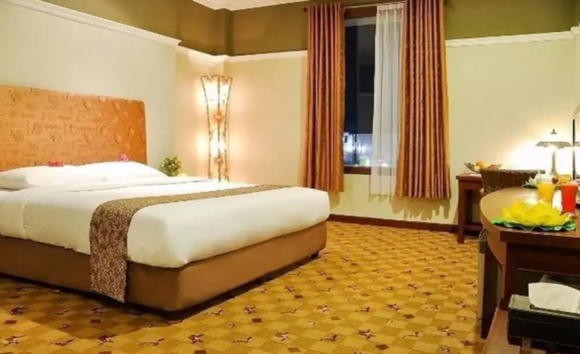Grand Tryas Hotel