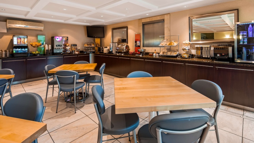Best Western Plus Regency Inn & Conference Centre photo 32