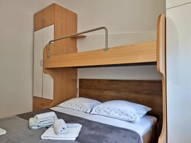 2 Bedrooms Apartment