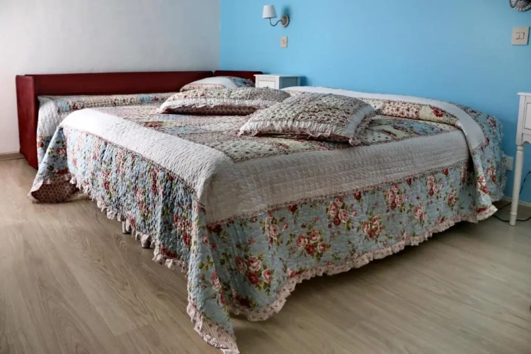 Standard Triple room with balcony