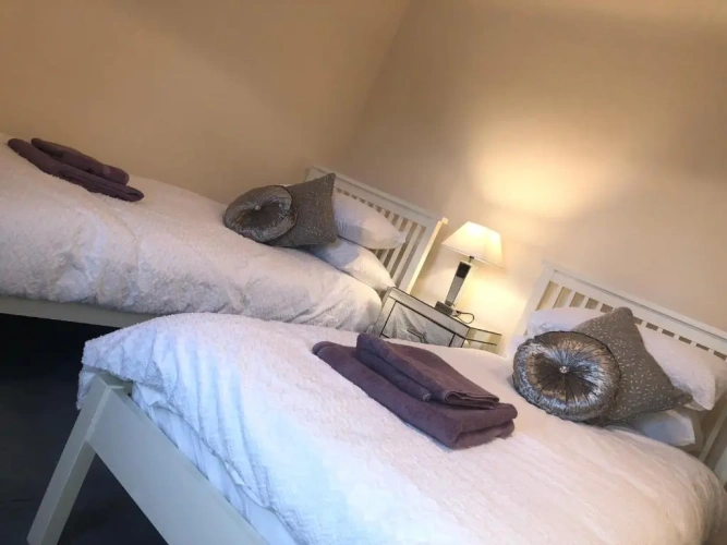 2 Bedrooms Apartment