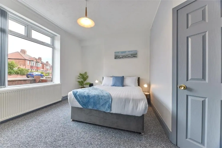 2 Bedrooms Apartment