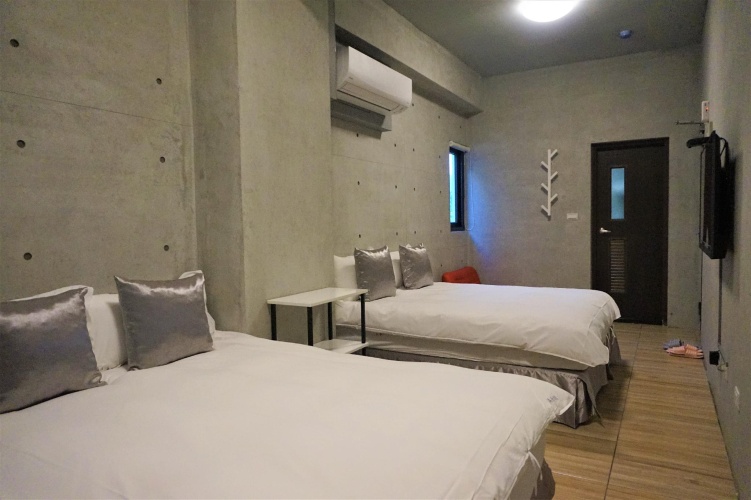 Twin Family Suite