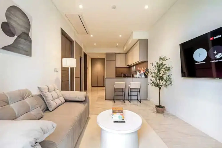 1 Bedroom Grand Club Suite with river view