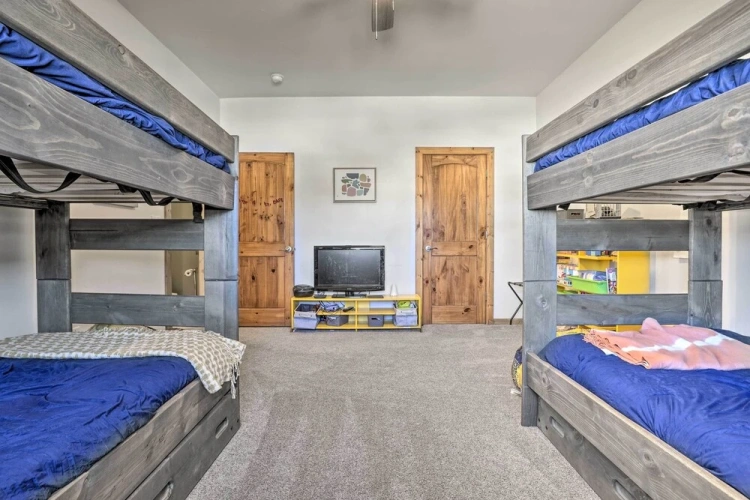 4 Bedrooms Cottage