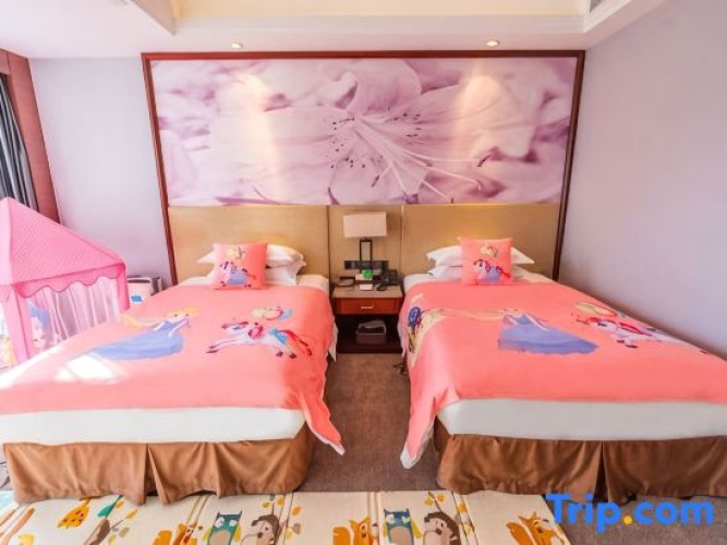 Standard Twin Family room