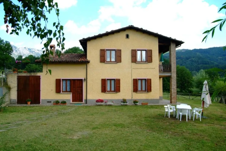 3 Bedrooms Apartment