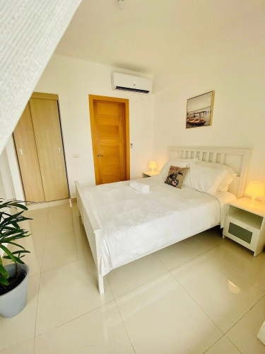 Boca del Mar Residence