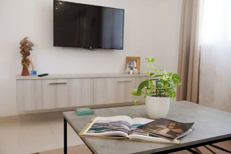 Spacious APT w/ Modern Balcony |Siggiewi