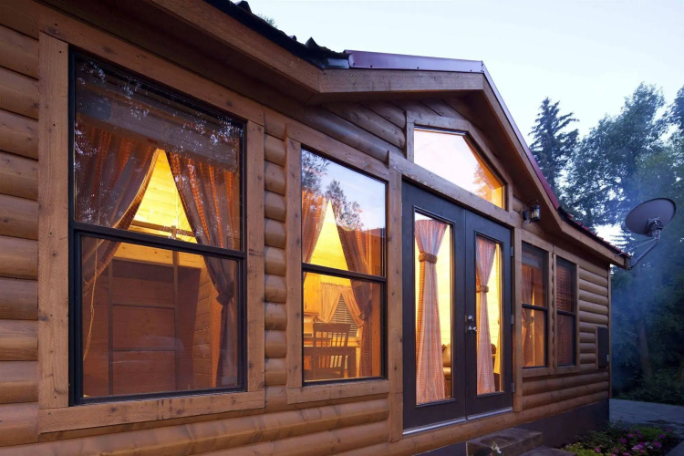 Snake River Cabin Village