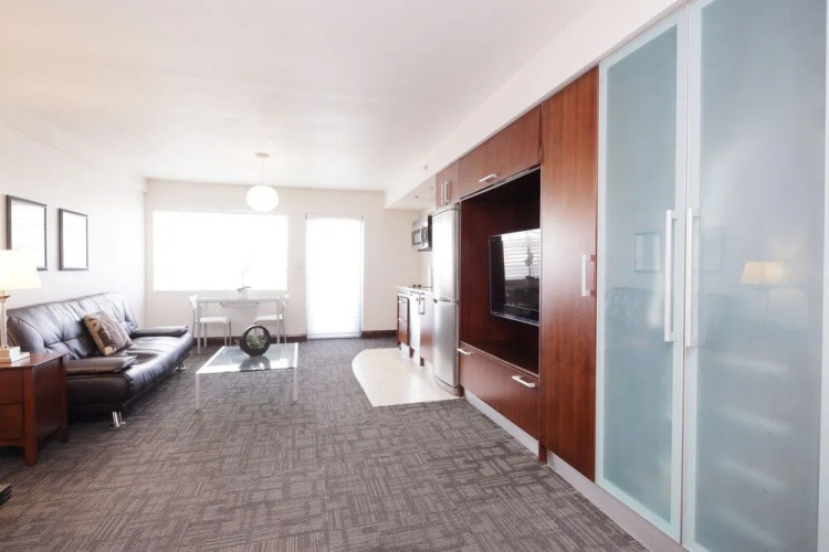 Strand Ocean Drive Suites