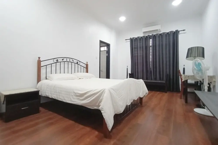 3 Bedrooms Apartment