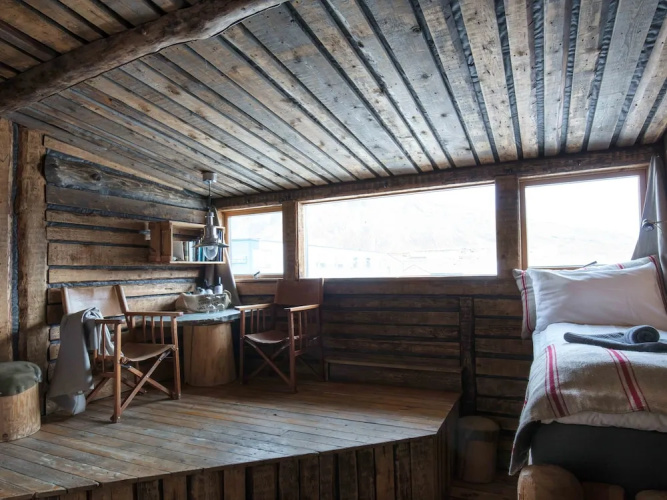 Basecamp Spitsbergen Hotel