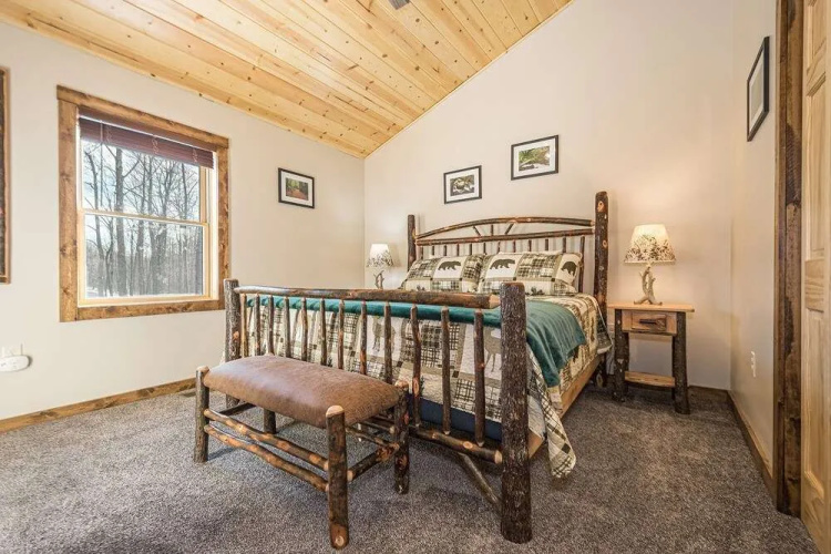 Honey Bear Hideaway by Taylor Made Deep Creek