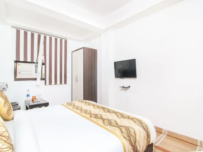 OYO 13314 Grand Almada Inn
