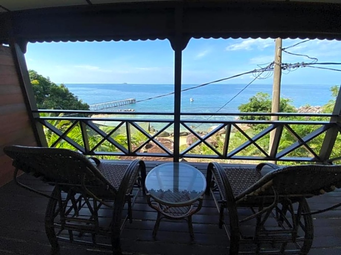 Deluxe Double room with balcony and with sea view