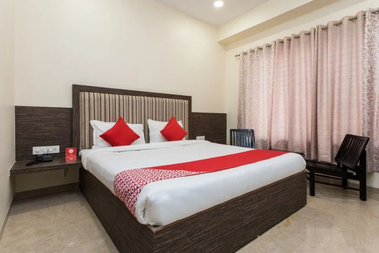 Oyo 15730 Ss Regency Anmex