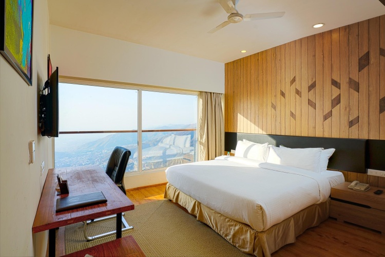 1 Bedroom Deluxe Twin room with mountain view
