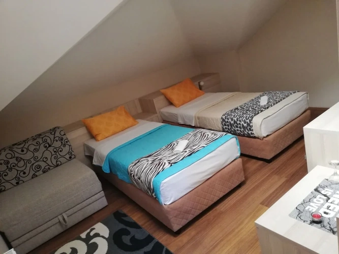Standard Triple room