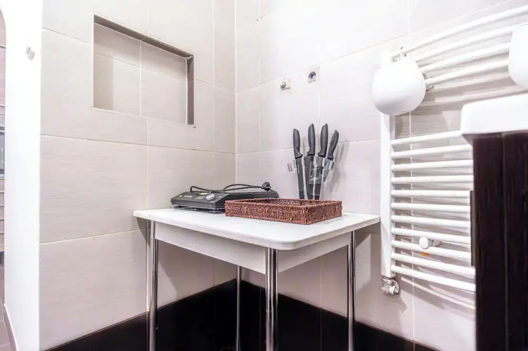 Chic 2BR City Stay Central Location